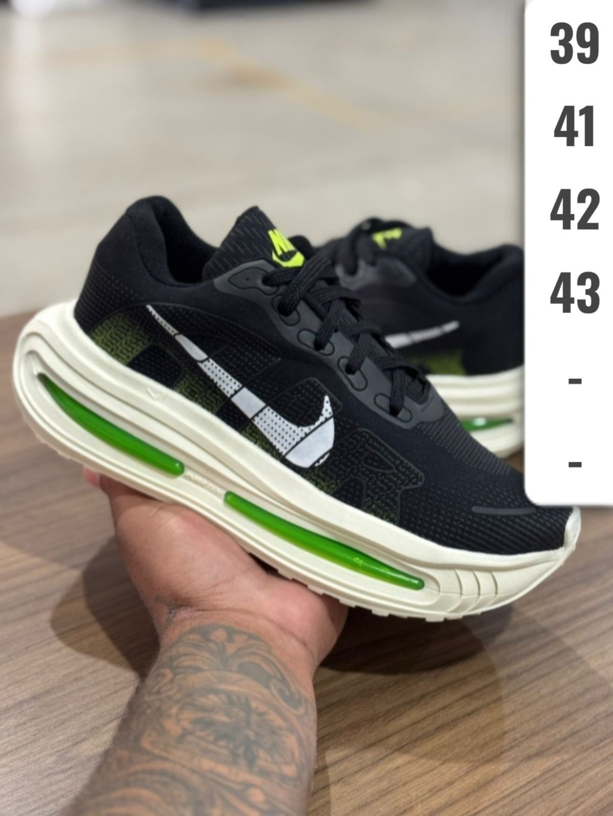 Air Max Verde Neon na cor Preto e Verde